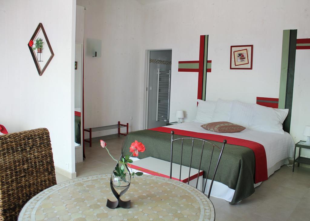 Maison D'Hotes Bleu Azur Tourrettes-sur-Loup Rom bilde